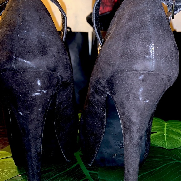 Black suede strap around ankle heels - Picture 4 of 4
